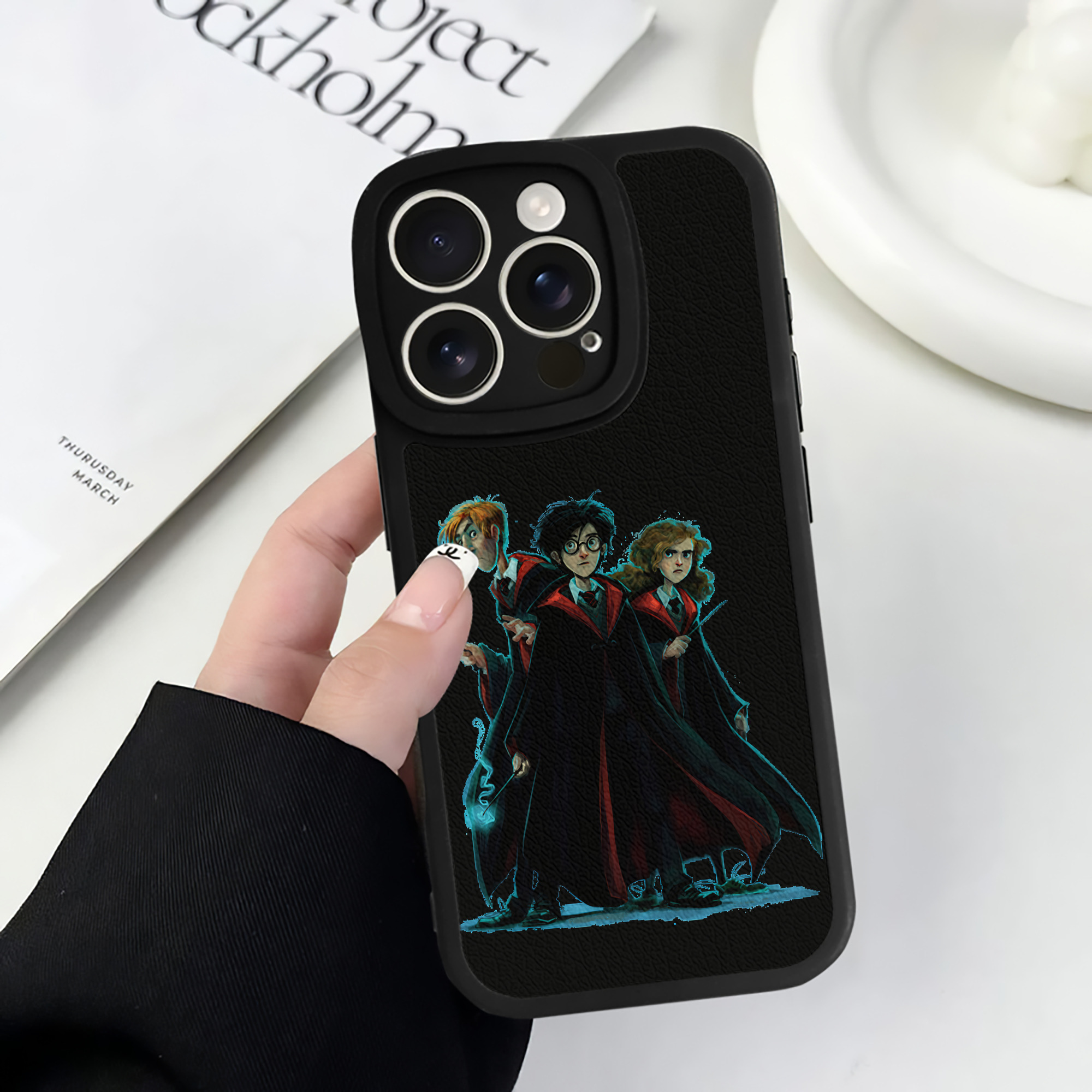 （画像用） Harry Potter ハリー・ポッターシリーズ 【iPhone 16シリーズ対応】シリコンスマホケース（レザー調） 材質：シリコン